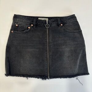 We The Free Black Denim Zip-Front Mini Skirt Size 28 (see measurements)